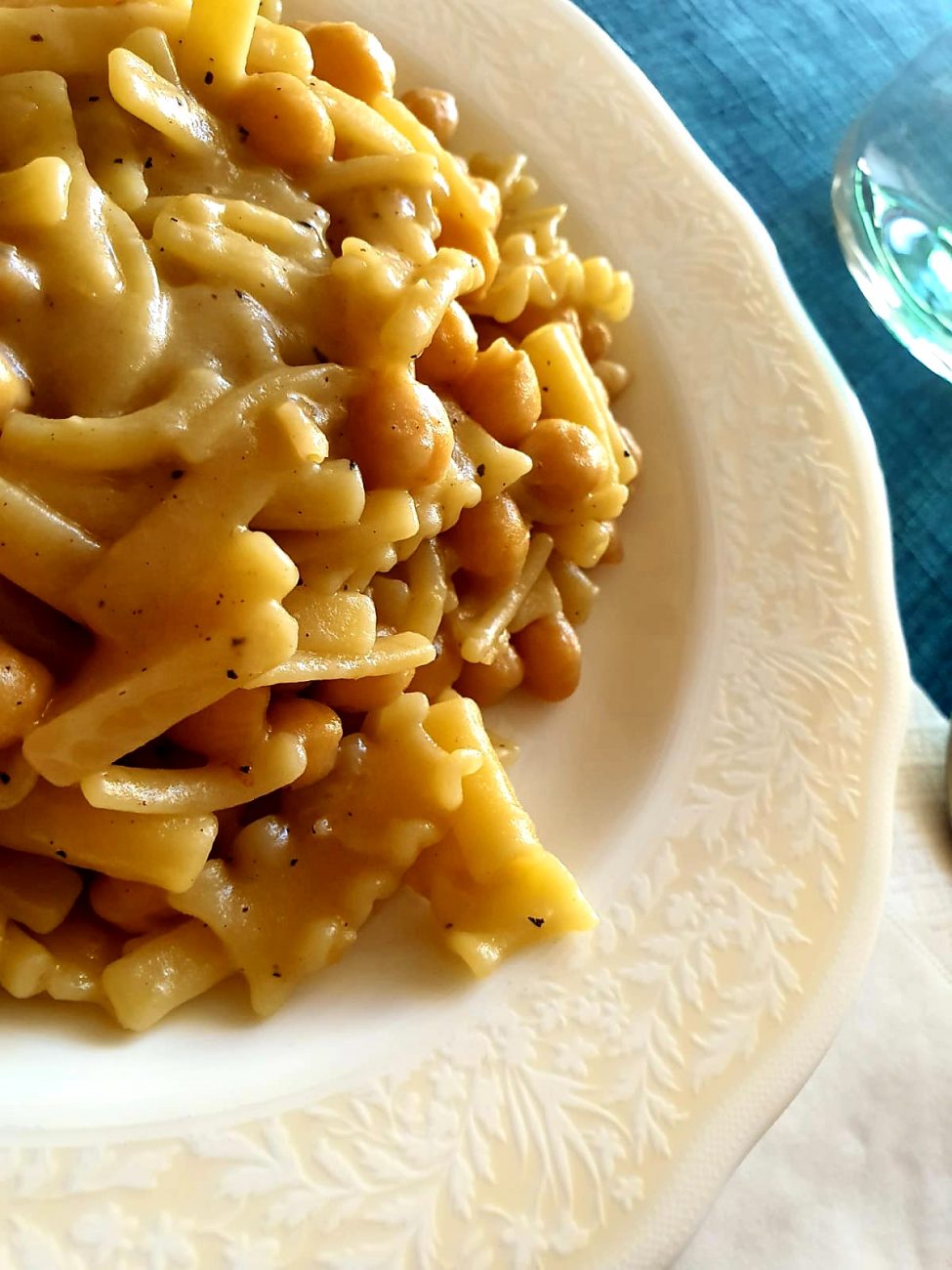 Creamy Pasta with Chickpeas – Pasta e Ceci Cremosa